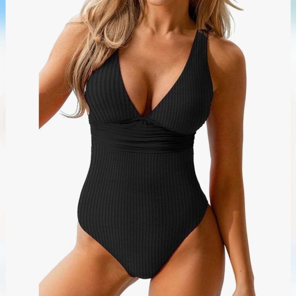NWT Cupshe Ginger Ribbed And Ruched Black Swimsuit - Size Large